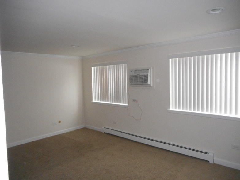 Building Photo - 244 N Smith St