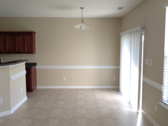 Building Photo - 107 Rosemont Ln