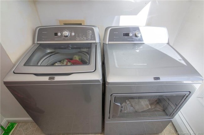 Building Photo - 82 Fowler Rd