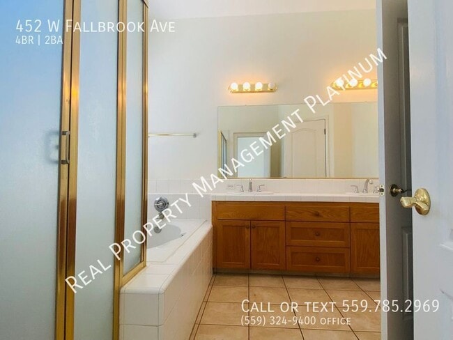 Building Photo - 452 W Fallbrook Ave