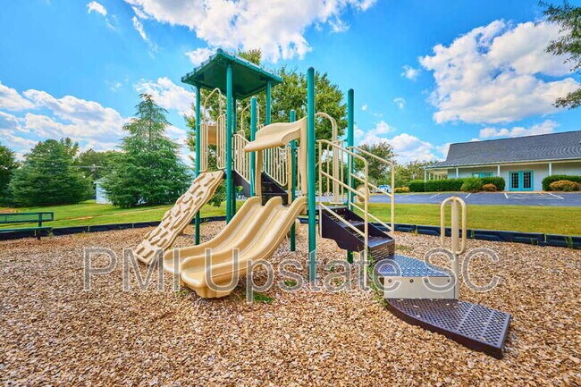 Building Photo - 430 Rosehaven Way