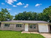 Building Photo - 1021 Irene Dr