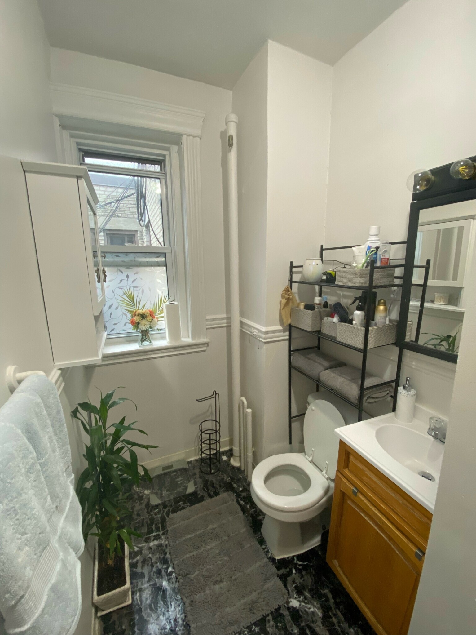 Building Photo - 378 Riverway