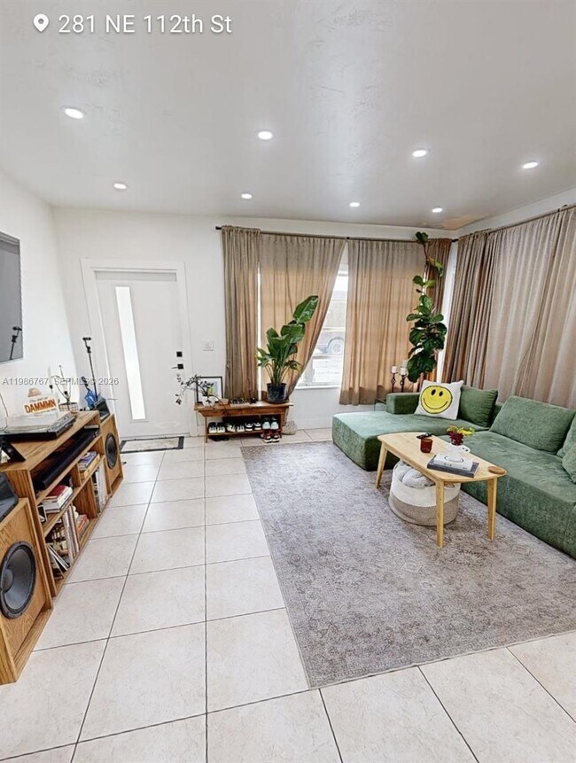 Building Photo - Northeast 112th Street, Miami, FL 33161 - 3 BR 2 BA single-family home