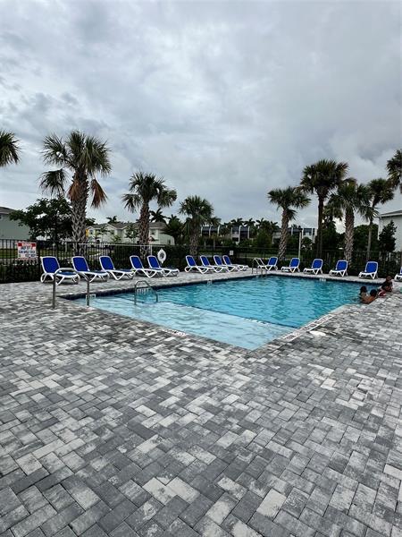 Building Photo - 4182 Lagoon Shore Dr