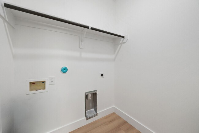 Building Photo - 8412 Sunnyhill St