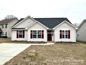 Building Photo - Charming 3BR/2BA Home in Charlotte!