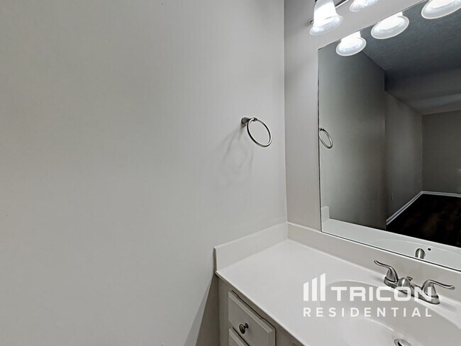 Building Photo - 14020 Eden Ct