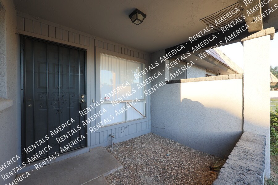 Building Photo - 9029 W Elm St