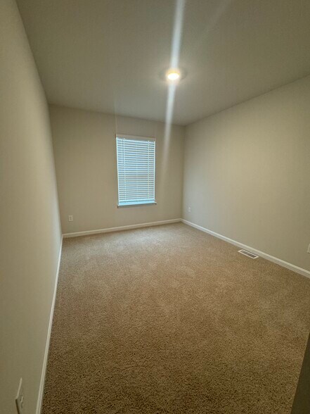 Building Photo - 121 Tigney Dr