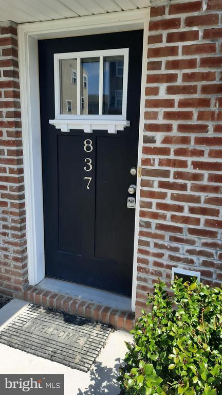 Building Photo - 837 Admiral's Quay Dr