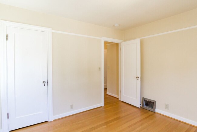 Building Photo - 507 NE 91st St