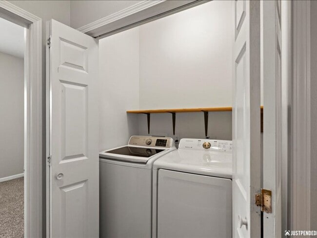 Building Photo - Timber Ridge Townhome