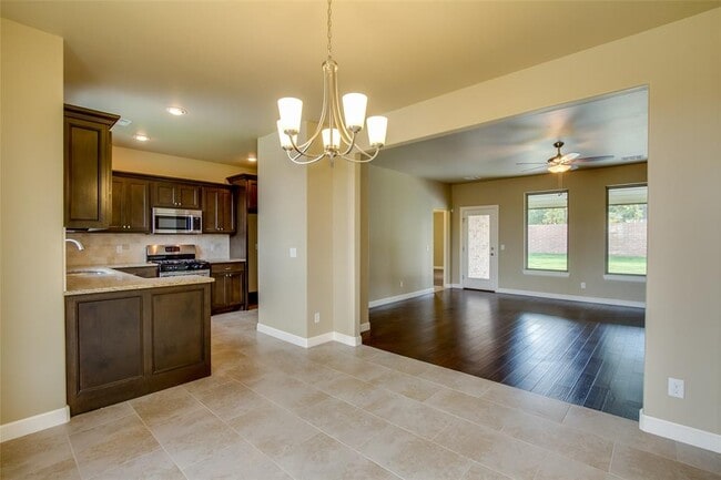 Building Photo - 2701 Hermoso Cir