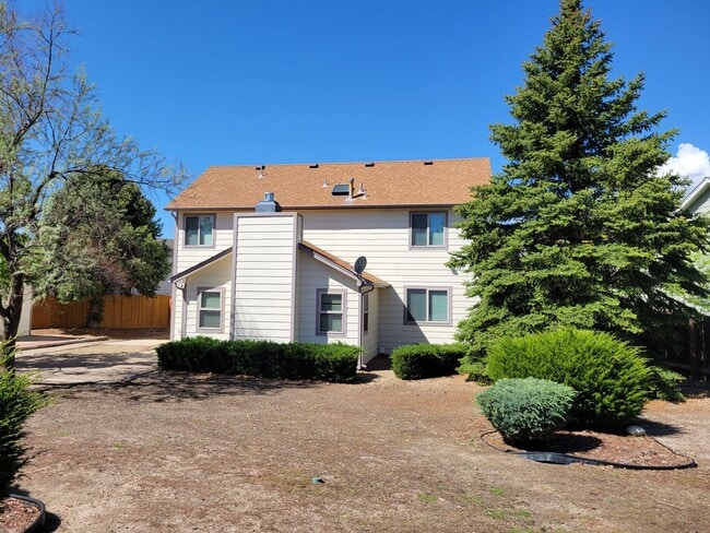 Building Photo - 8155 Tulip Tree Ct