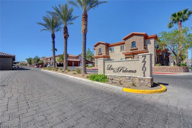 Building Photo - 7701 W Robindale Rd