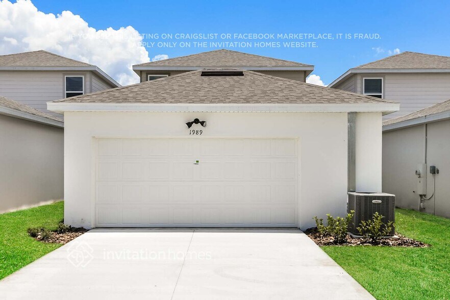 Building Photo - 1989 Summer Serenity Dr