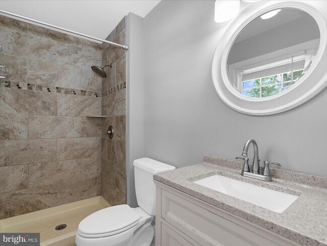 Building Photo - 7896 Pavilion Dr