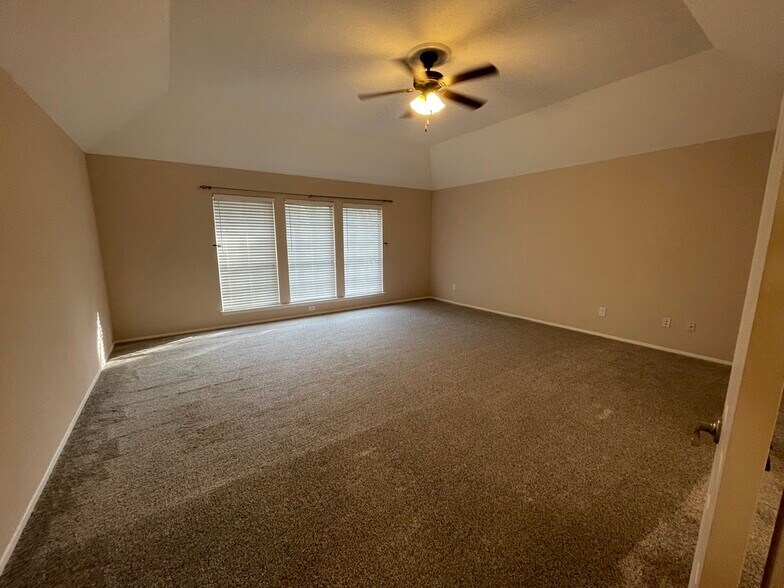 Building Photo - 4106 Cortina Dr
