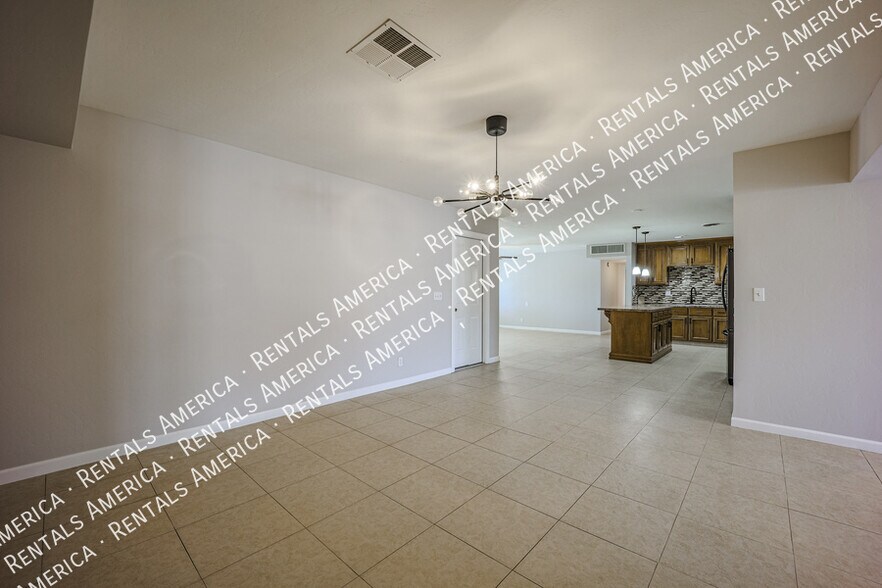 Building Photo - 614 N 74th St