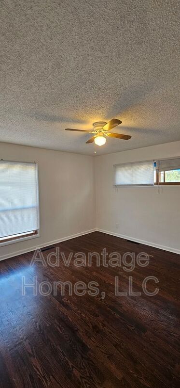 Building Photo - 9625 Beacon Ave