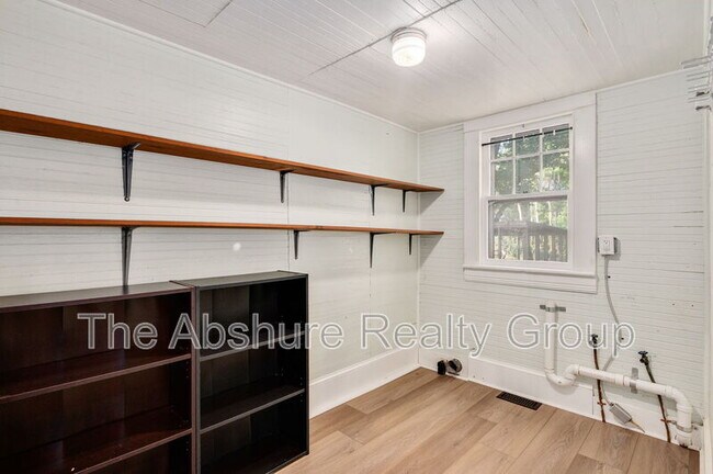 Building Photo - 362 Chalybeate Rd