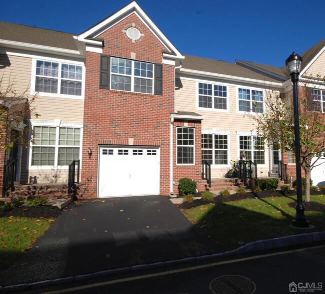 Building Photo - 2319 Berkshire Ln