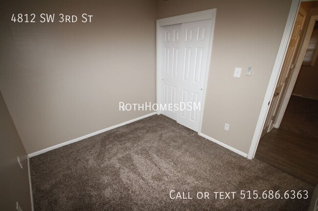 Building Photo - 4812 SW 3rd St