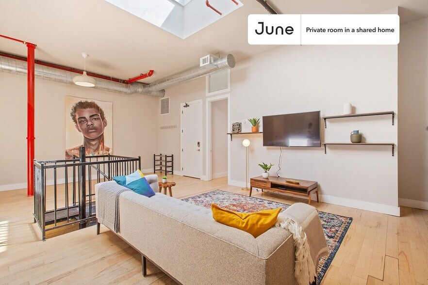 Building Photo - Room in Shared 6.0 bed/4 bath home