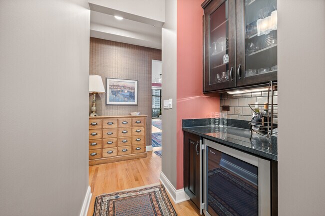 Building Photo - 30 W Erie St