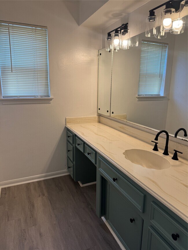 Building Photo - 7838 Vickijohn Dr