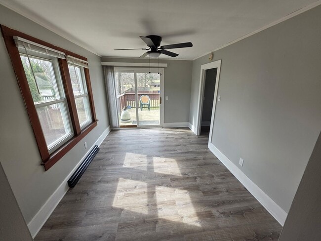 Building Photo - Recently Updated 2 Bedroom House Ready for Move In!