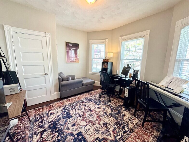 Building Photo - 26 Bradfield Ave