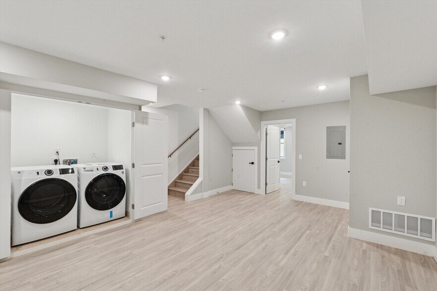 Building Photo - 2401 N 2nd St