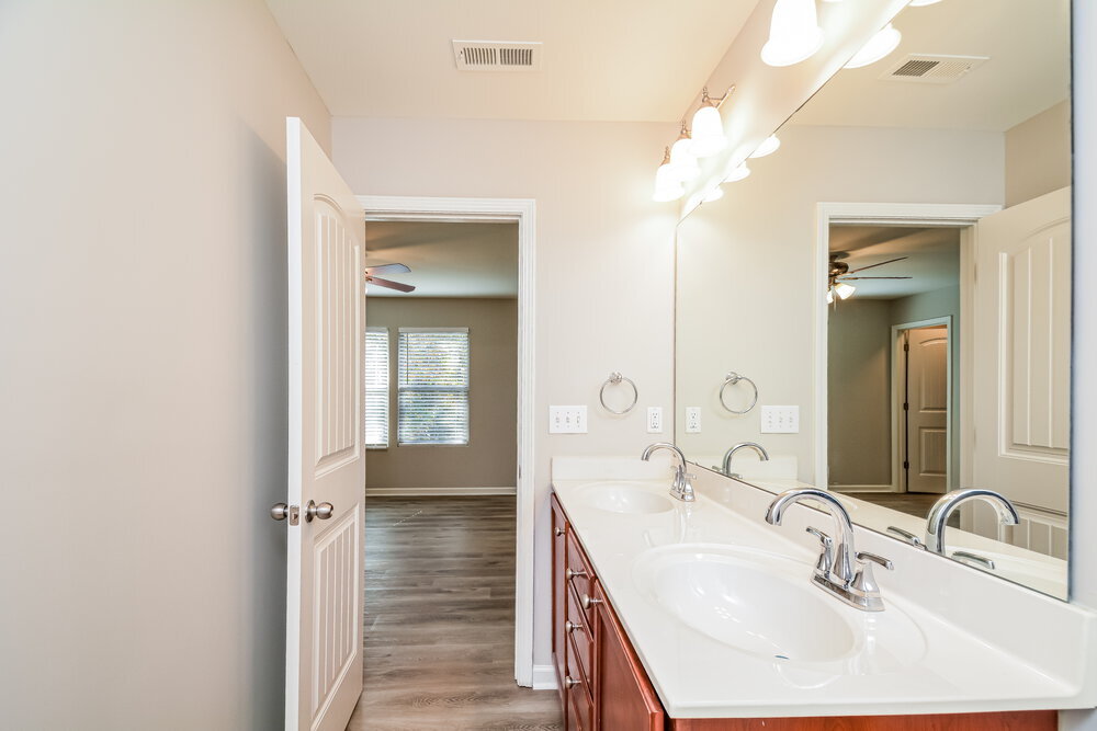 Building Photo - 2203 Sunny Cove Dr