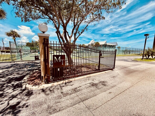 Building Photo - 250 S Sykes Creek Pkwy