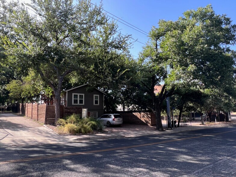 Building Photo - 512 Bouldin Ave