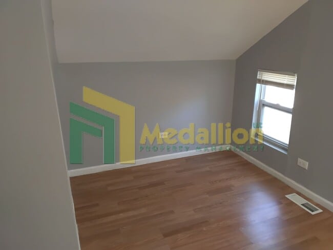 Building Photo - 1241 N Ashland Ave