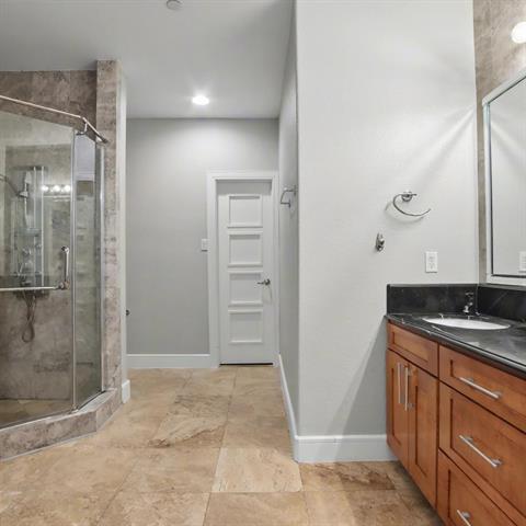 Building Photo - 2690 Rockbrook Dr