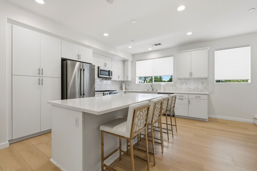 Building Photo - 13107 W Lumina Way