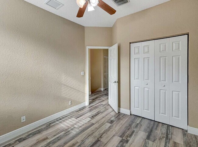 Building Photo - Well-Maintained 3-Bedroom Townhouse in Botanica | 1-Car Garage | Jupiter
