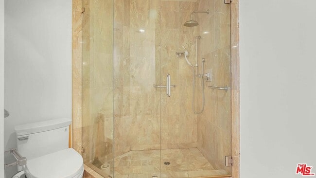 Building Photo - 10724 Wilshire Blvd