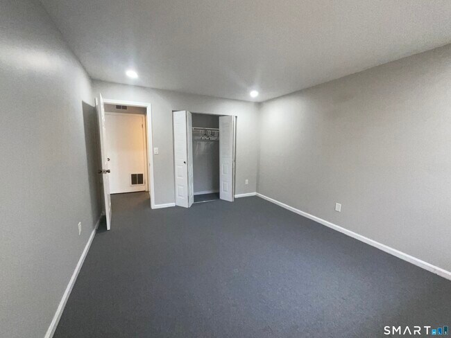Building Photo - 471 Whalley Ave