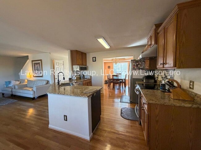 Building Photo - Gorgeous Classic Cave Spring Colonial in S...