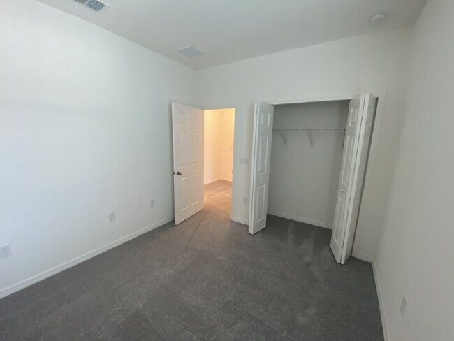 Building Photo - Charming 3 Bed, 2.5 Bath Rental in Lithia,...