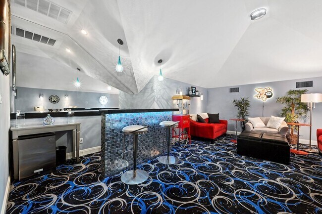 Building Photo - Fully Furnished Modern Home in Rocky Creek!