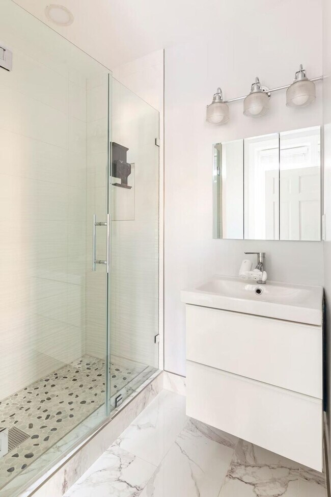 Building Photo - 1709 New Hampshire Ave NW