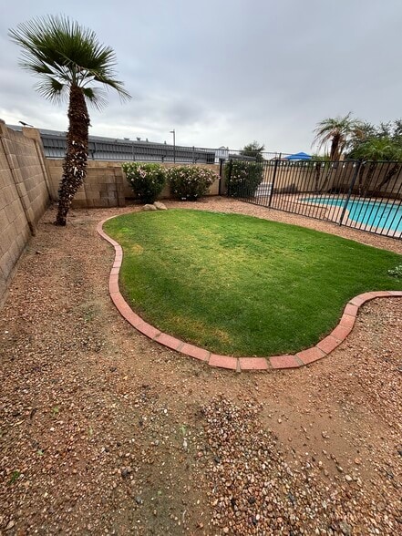 back rad - 3464 S Moccasin Trl