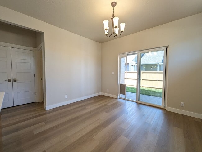 Building Photo - Beautiful 3bed/2bath home in Springfield!