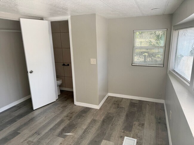 Building Photo - 7213 Harney Rd